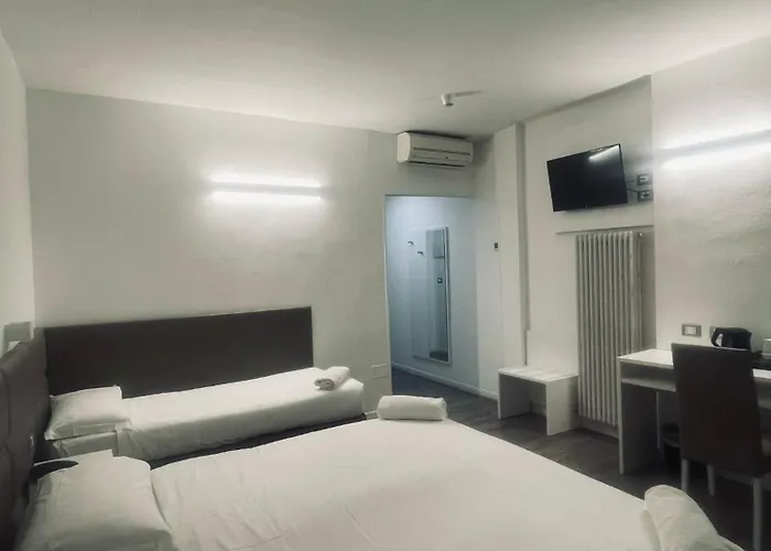 Hotel Holiday